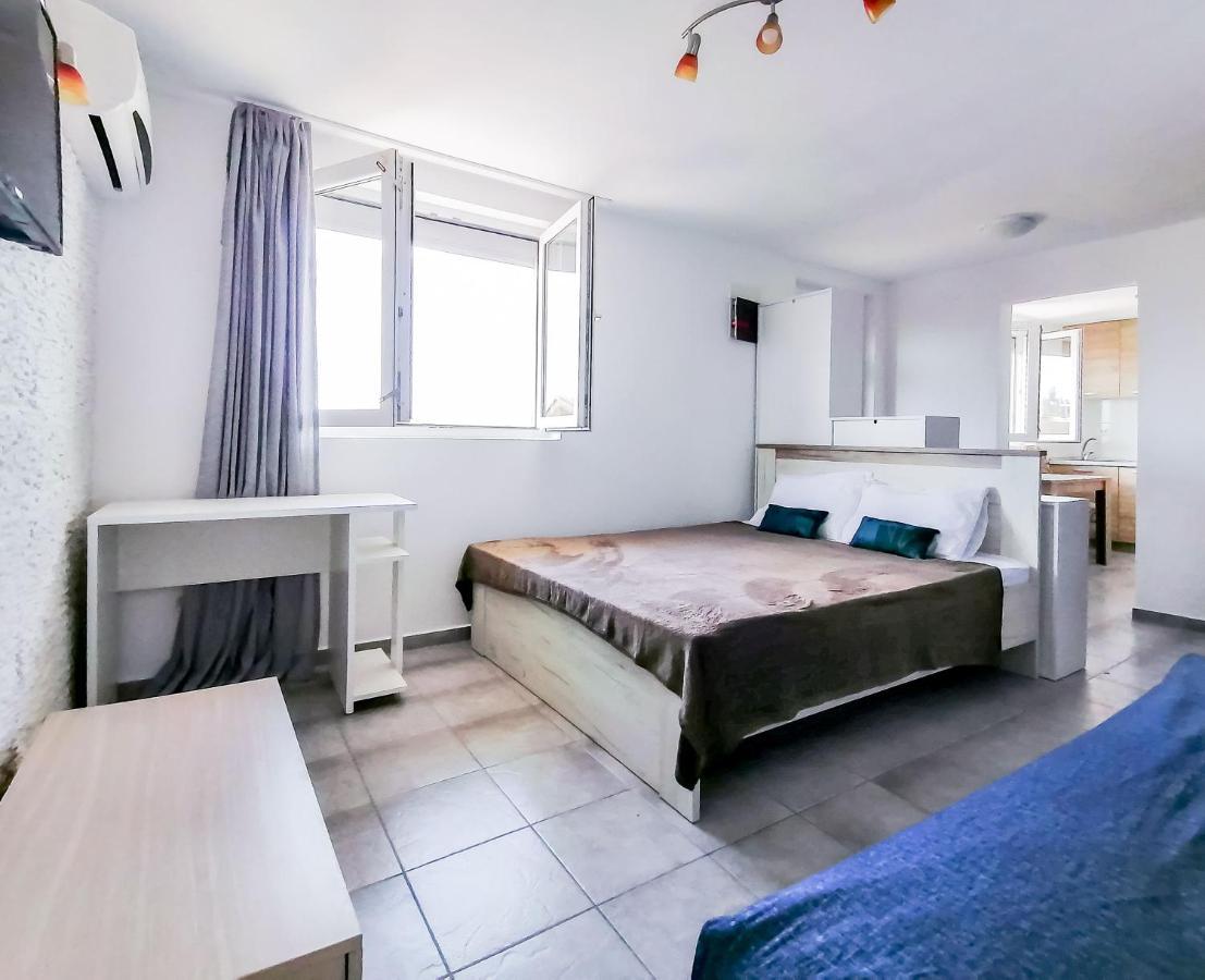 Apartments Siesta Tivat Buitenkant foto