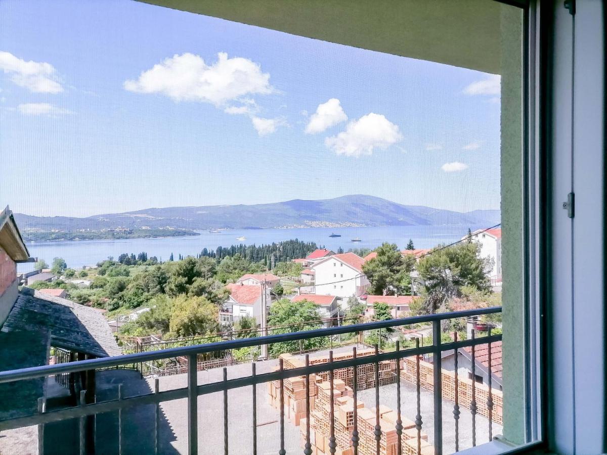 Apartments Siesta Tivat Buitenkant foto