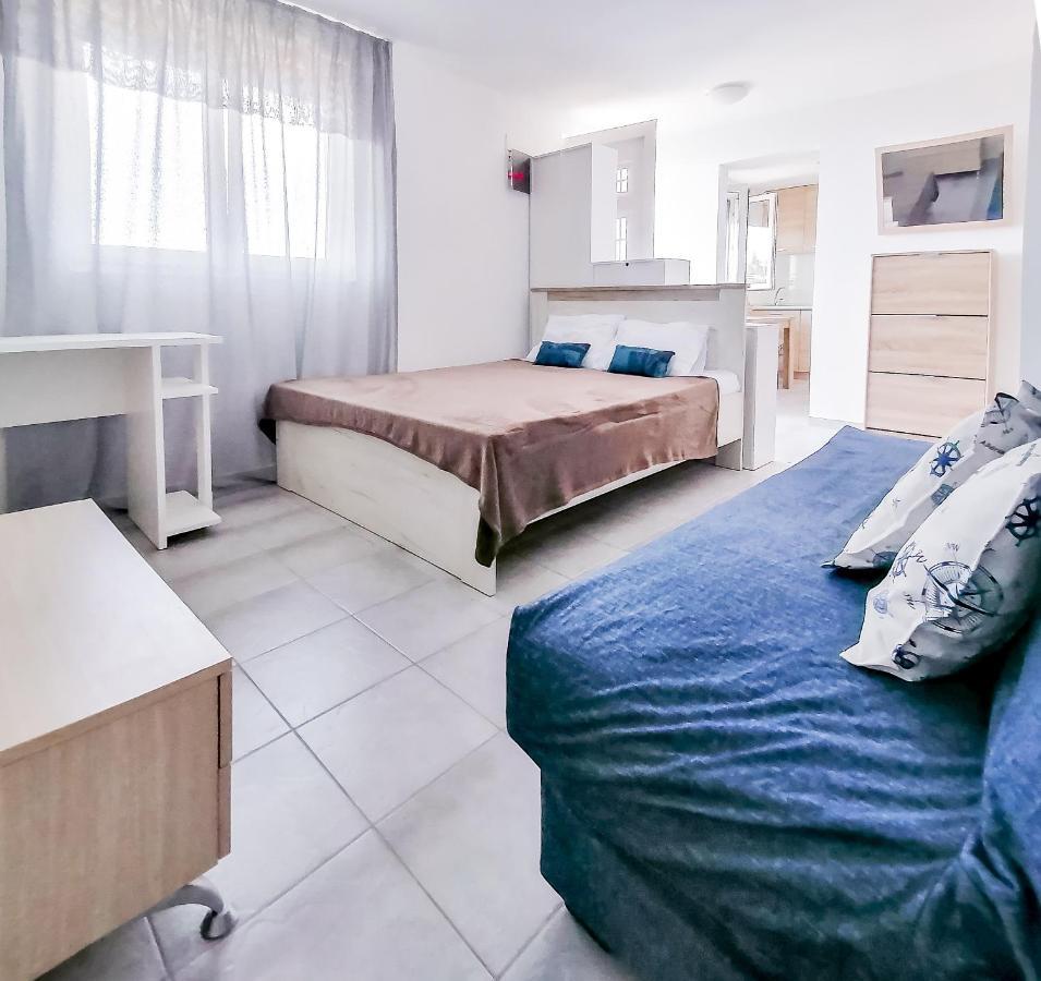 Apartments Siesta Tivat Buitenkant foto