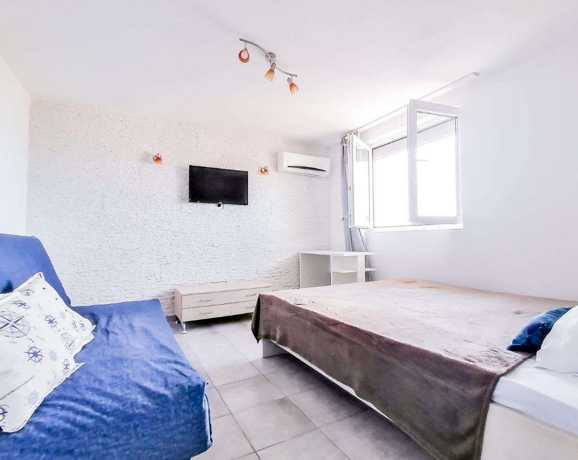 Apartments Siesta Tivat Buitenkant foto