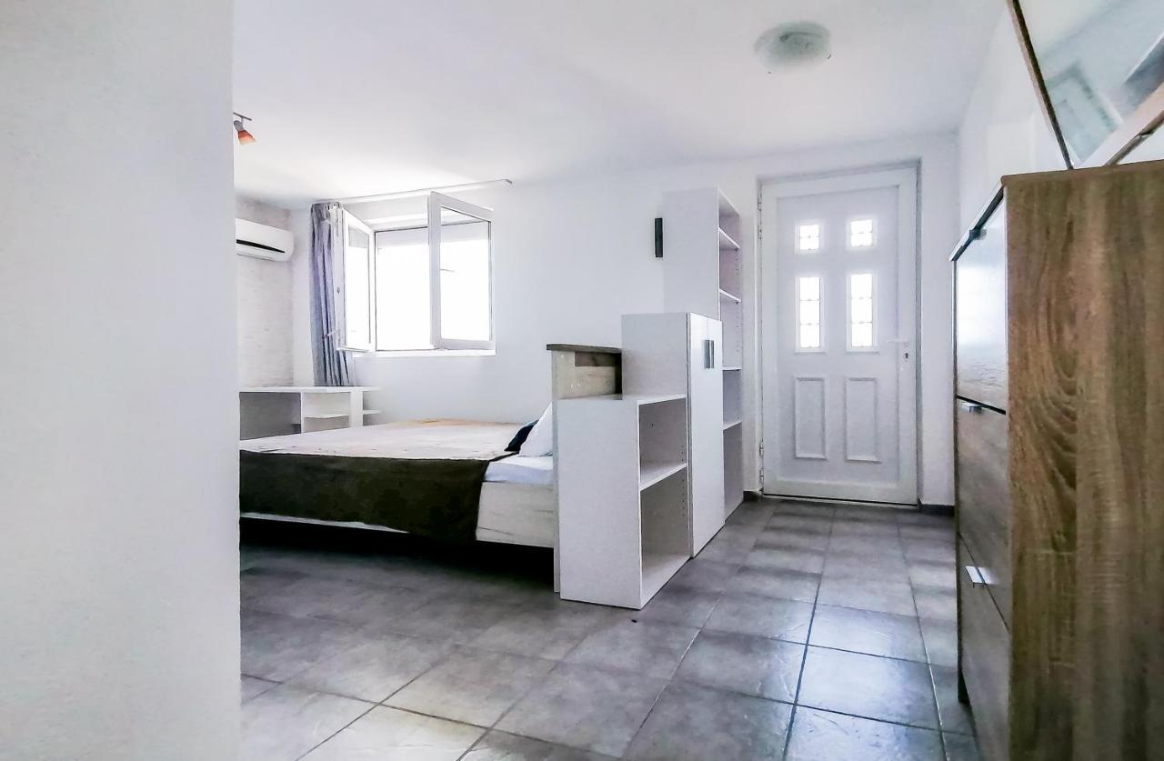 Apartments Siesta Tivat Buitenkant foto