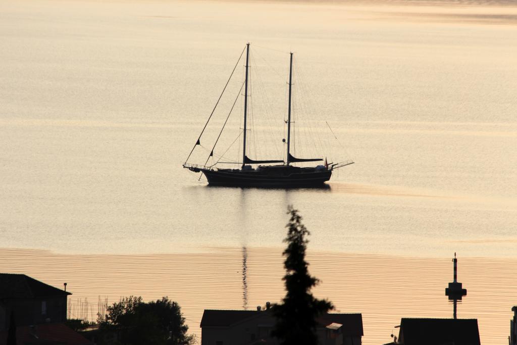 Apartments Siesta Tivat Buitenkant foto